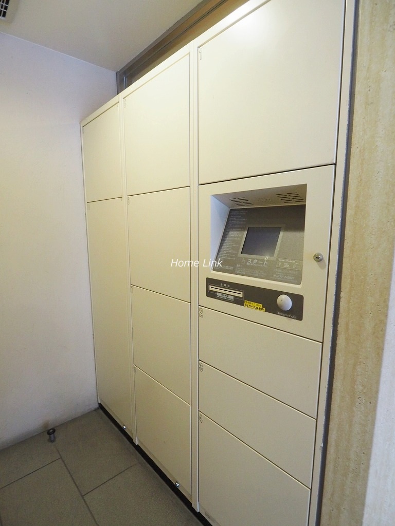 ライオンズ板橋氷川町レジデンス　宅配ボックス
